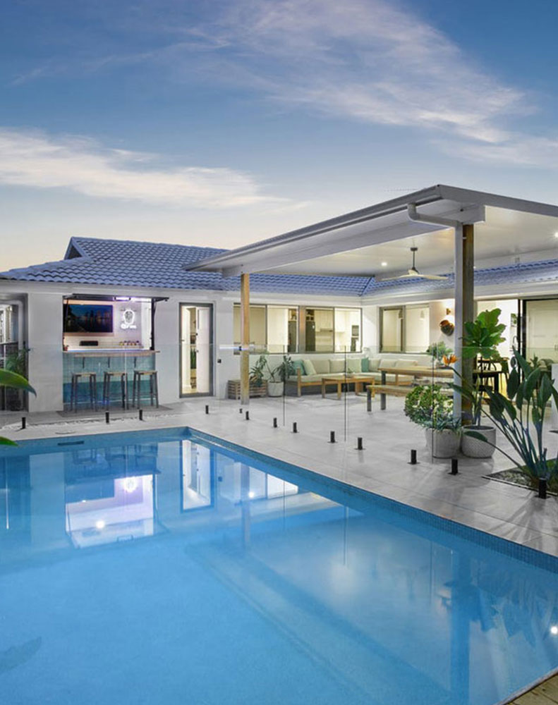 Custom glass pool fence