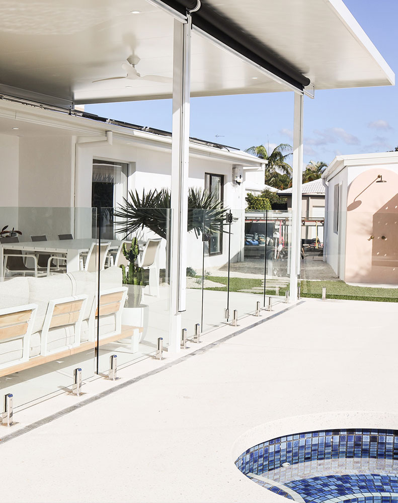 Glass pool fence stainless spigots